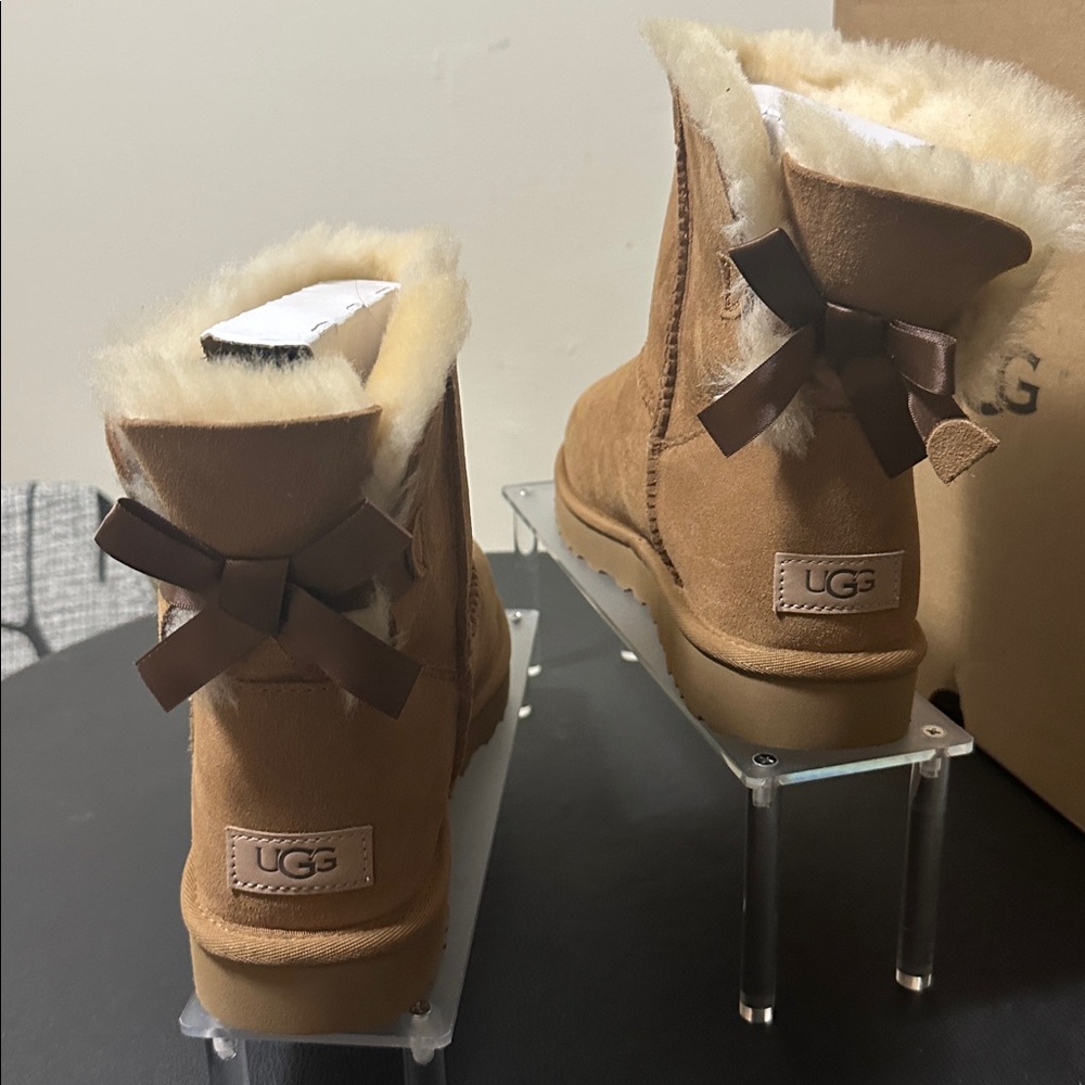 UGG Mini Bailey ll - Picture 3 of 12